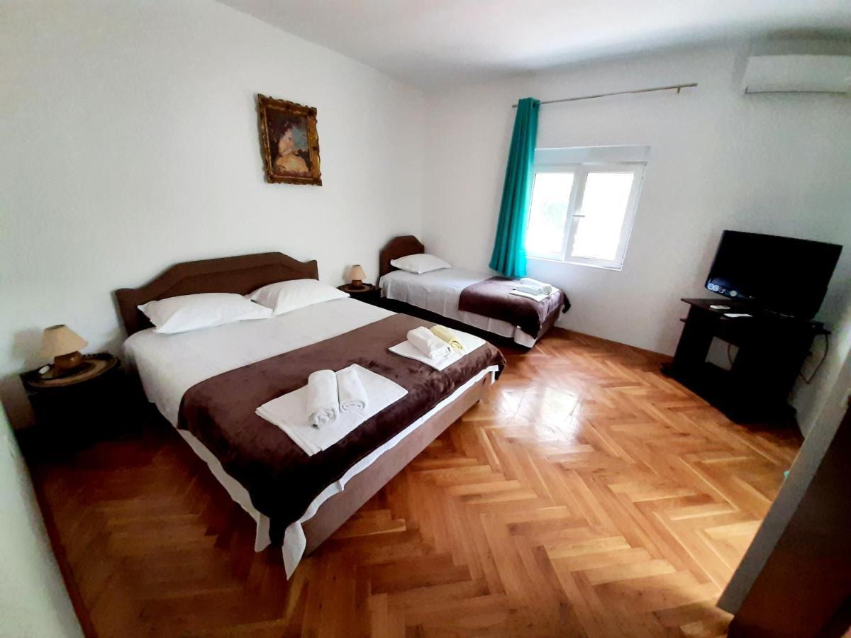 Apartmani Hortenzija 布德瓦 外观 照片