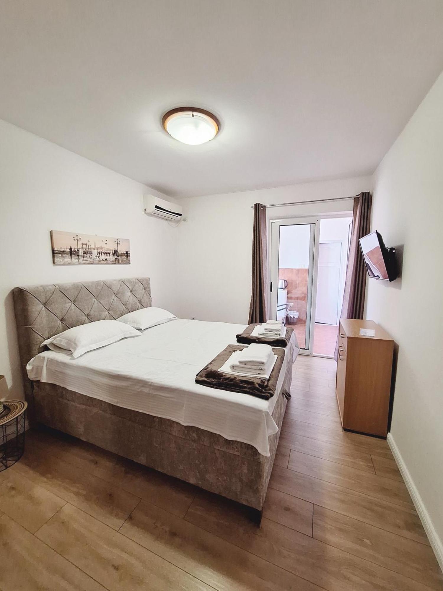 Apartmani Hortenzija 布德瓦 外观 照片