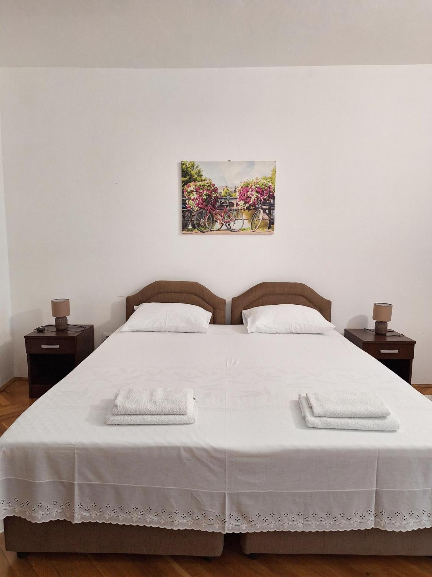 Apartmani Hortenzija 布德瓦 外观 照片