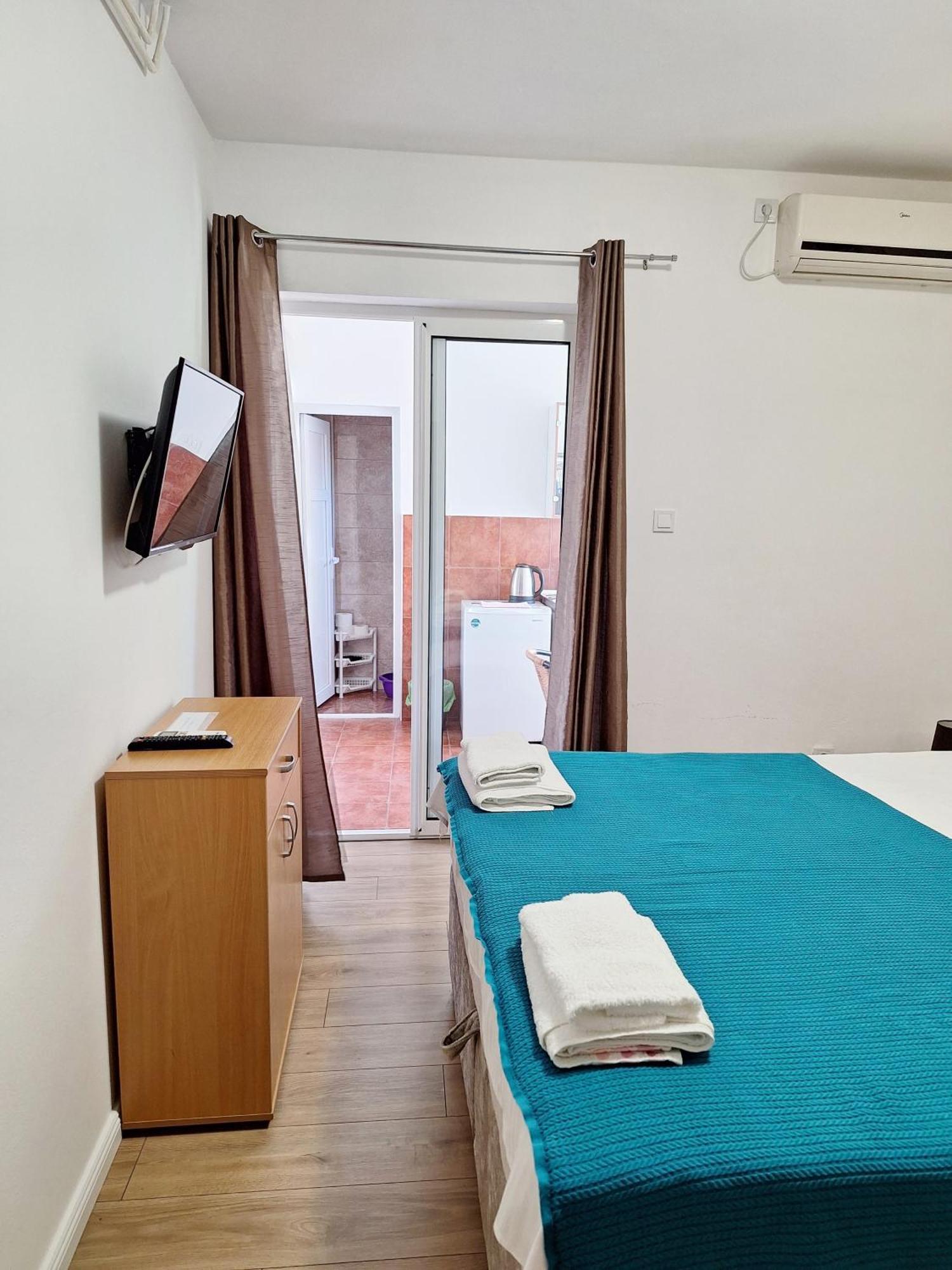 Apartmani Hortenzija 布德瓦 外观 照片