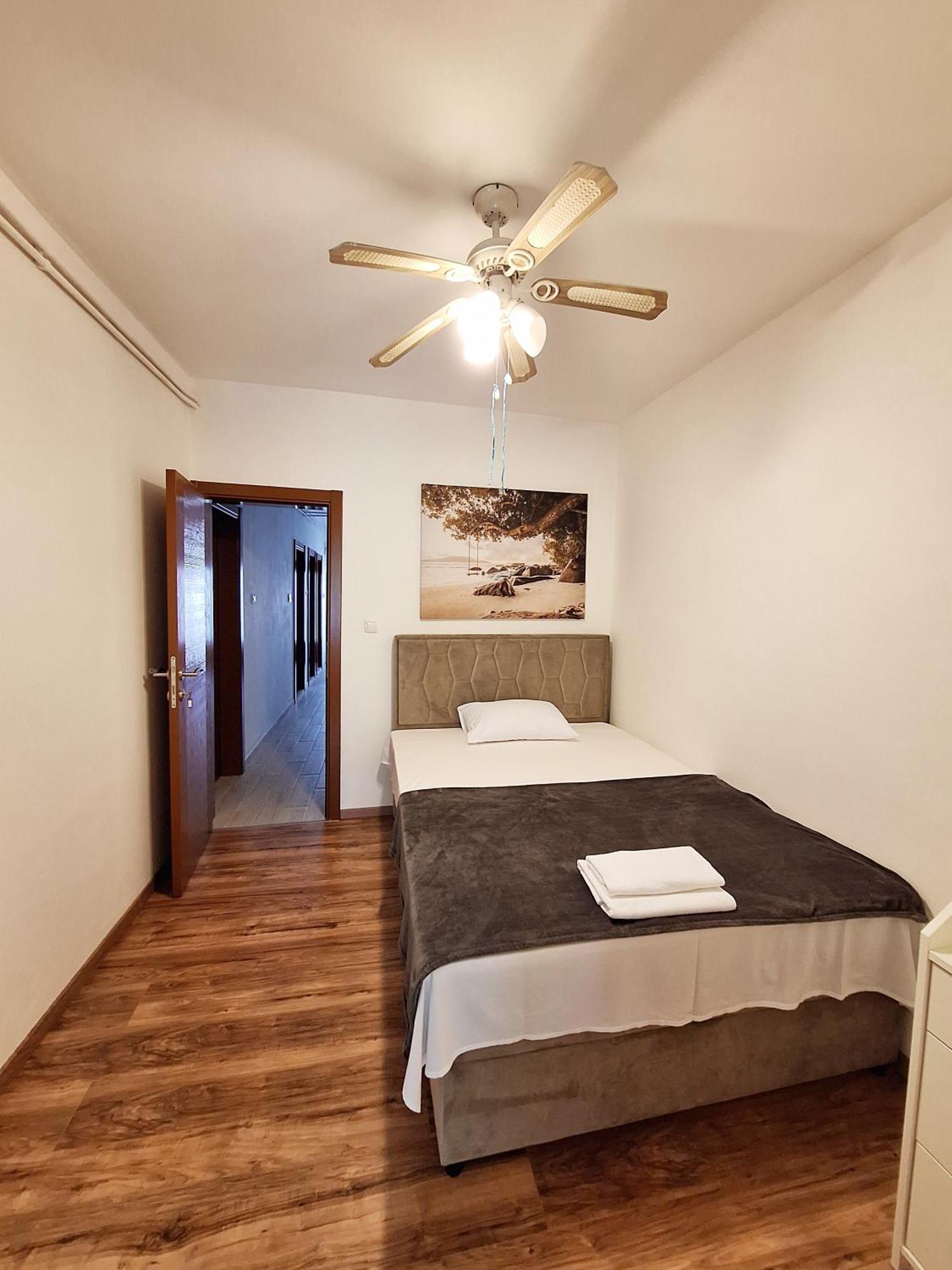 Apartmani Hortenzija 布德瓦 外观 照片