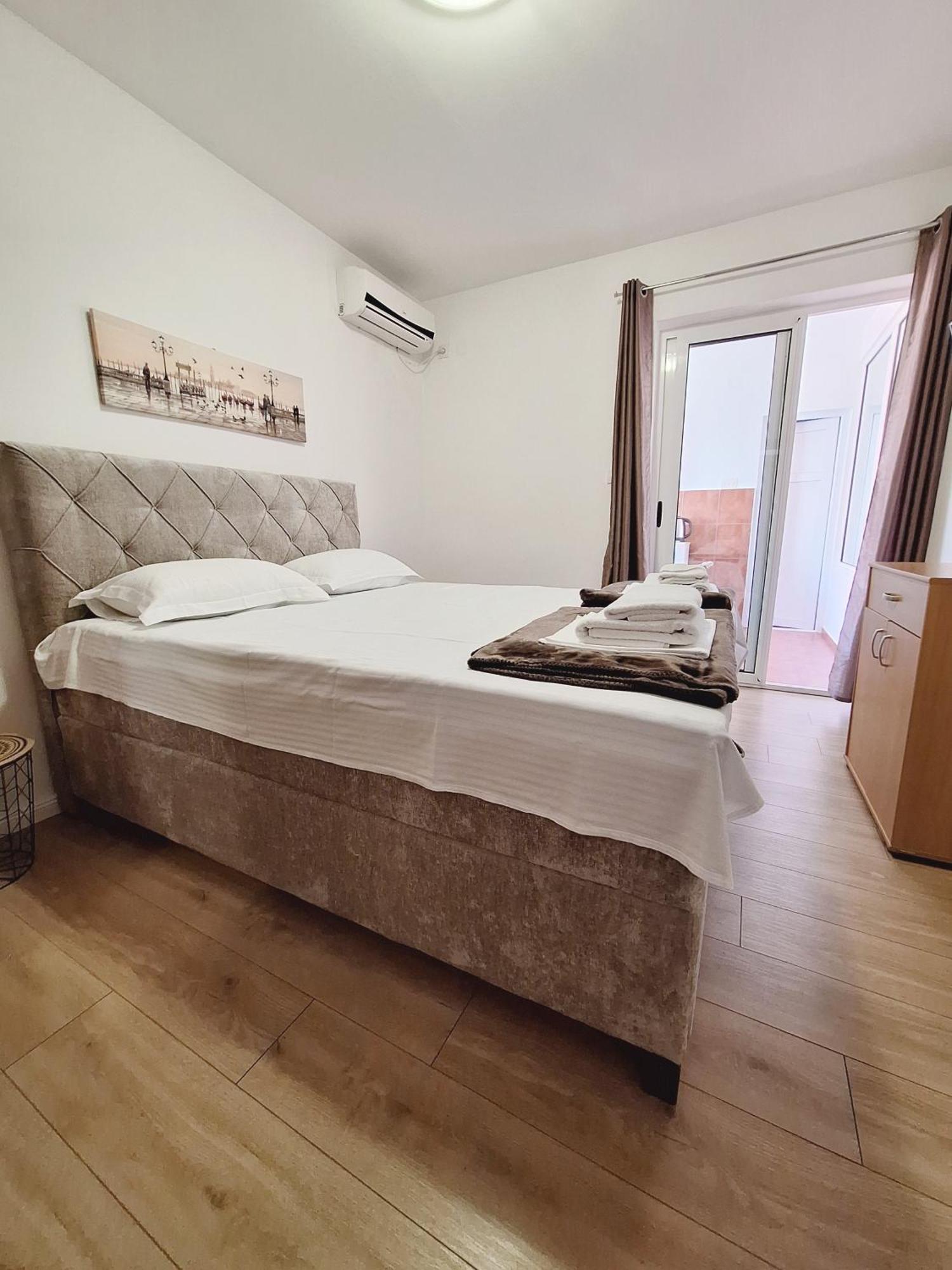 Apartmani Hortenzija 布德瓦 外观 照片