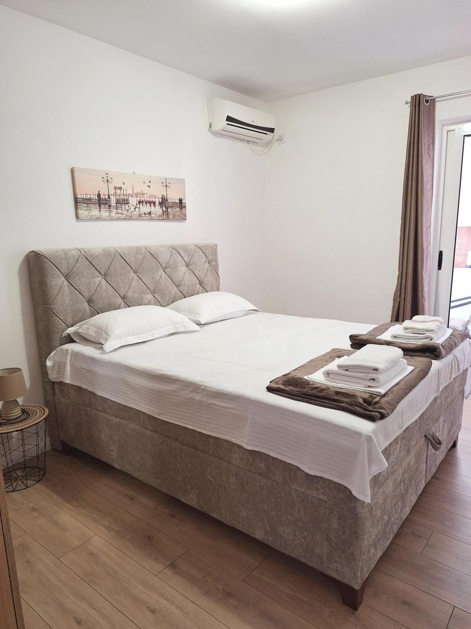 Apartmani Hortenzija 布德瓦 外观 照片
