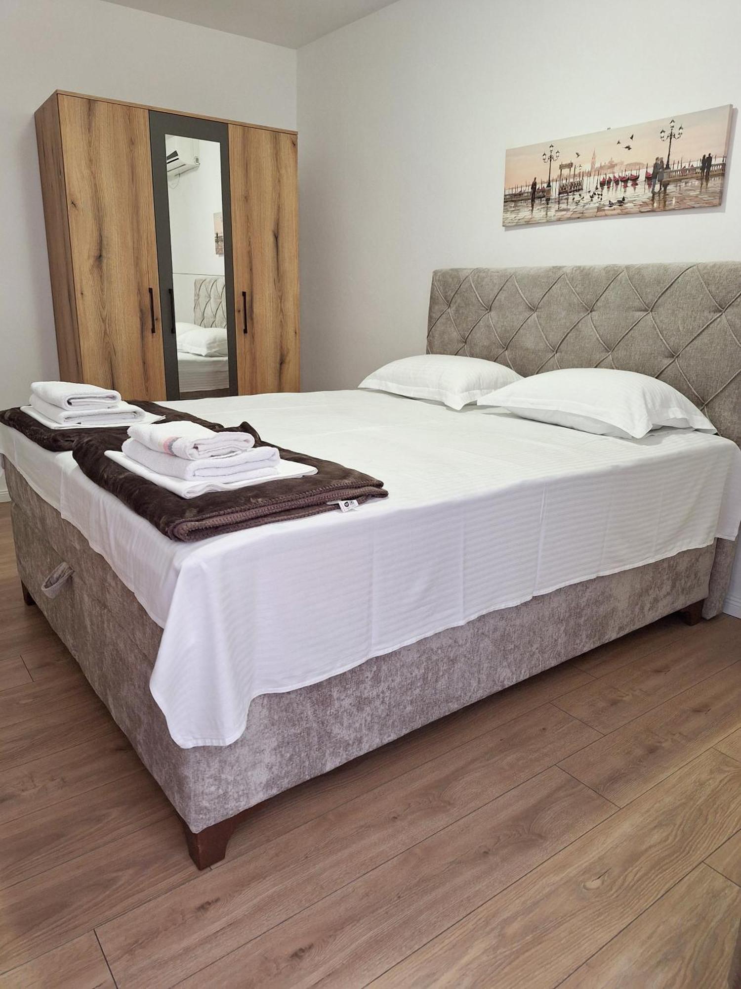 Apartmani Hortenzija 布德瓦 外观 照片